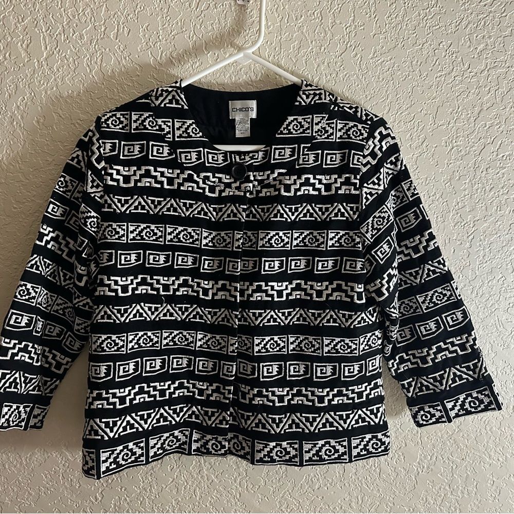 Chico's Geometric Black & White Aztec Embroidered Tribal Jacket Size Size 1 Med - Picture 4 of 10